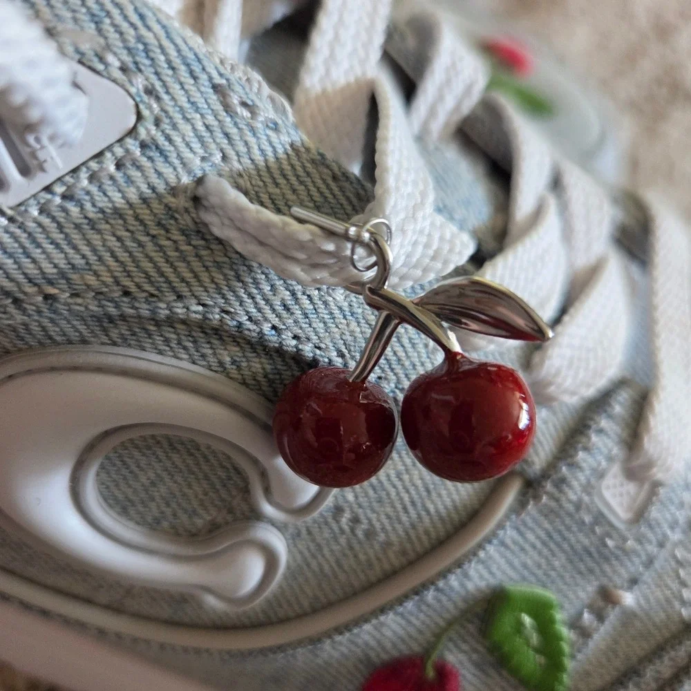 Coach Soho Sneakers Womens Size 8 Denim Blue New Cherry Embroidery CEG42 Low Top